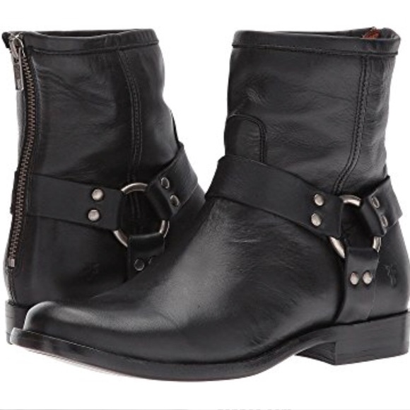 Frye | Black Phillip Harness Short Leather Boot - Picture 2 of 6